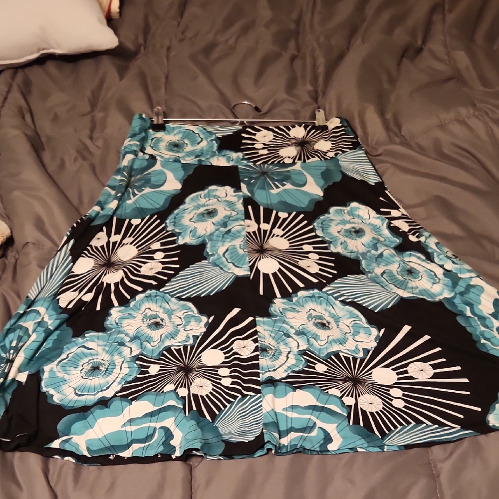 New York & Company Black and Teal Floral A-Line Skirt